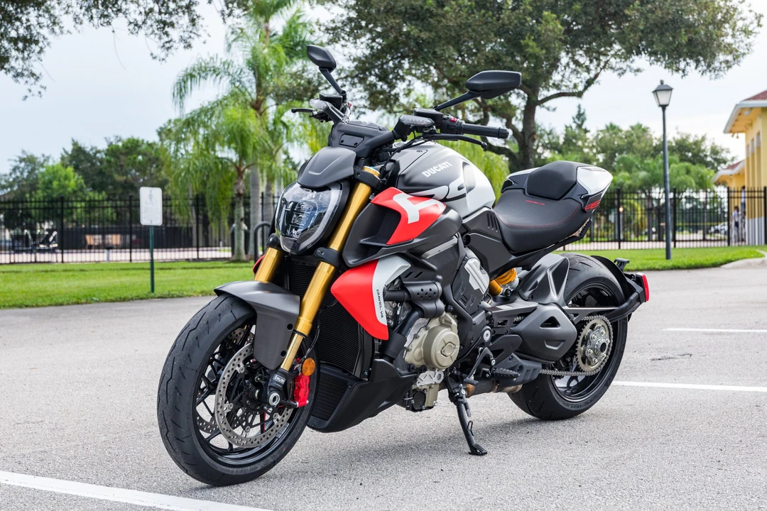 2026 Ducati Diavel - Image 7 of 31