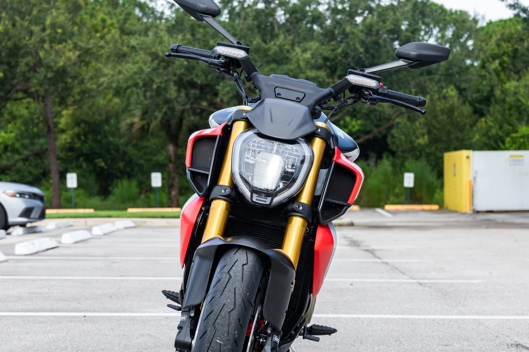 2026 Ducati Diavel - Image 10 of 31