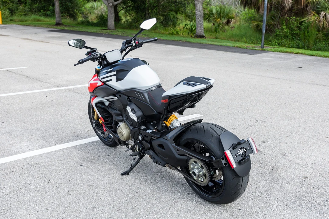 2026 Ducati Diavel - Image 8 of 31
