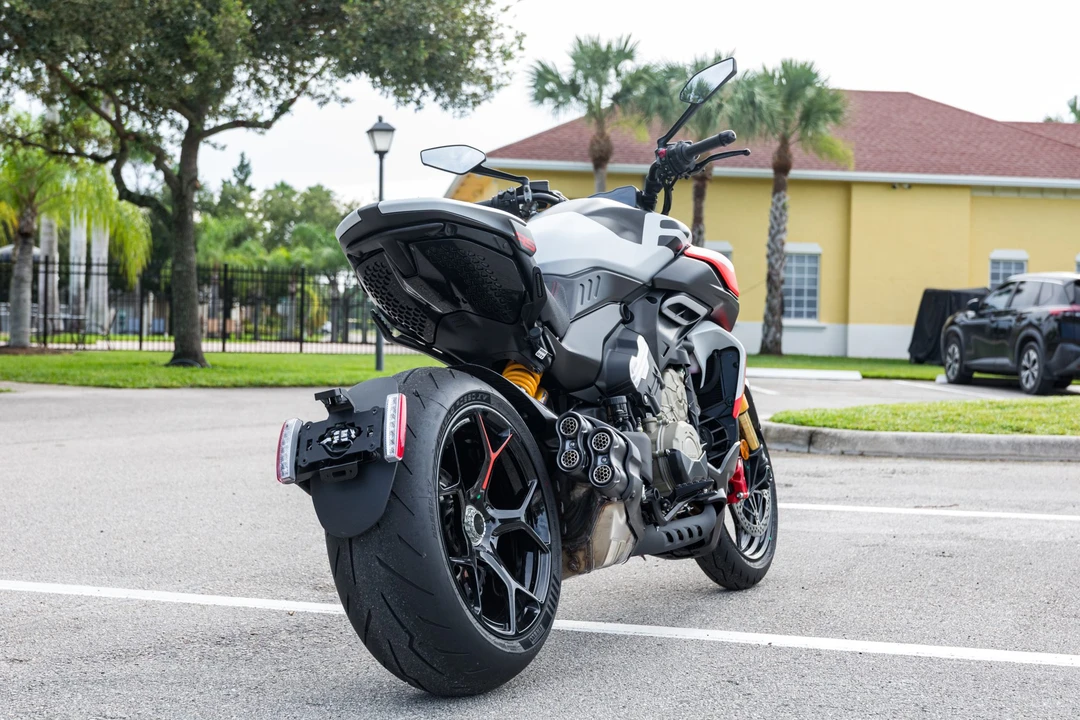 2026 Ducati Diavel - Image 5 of 31