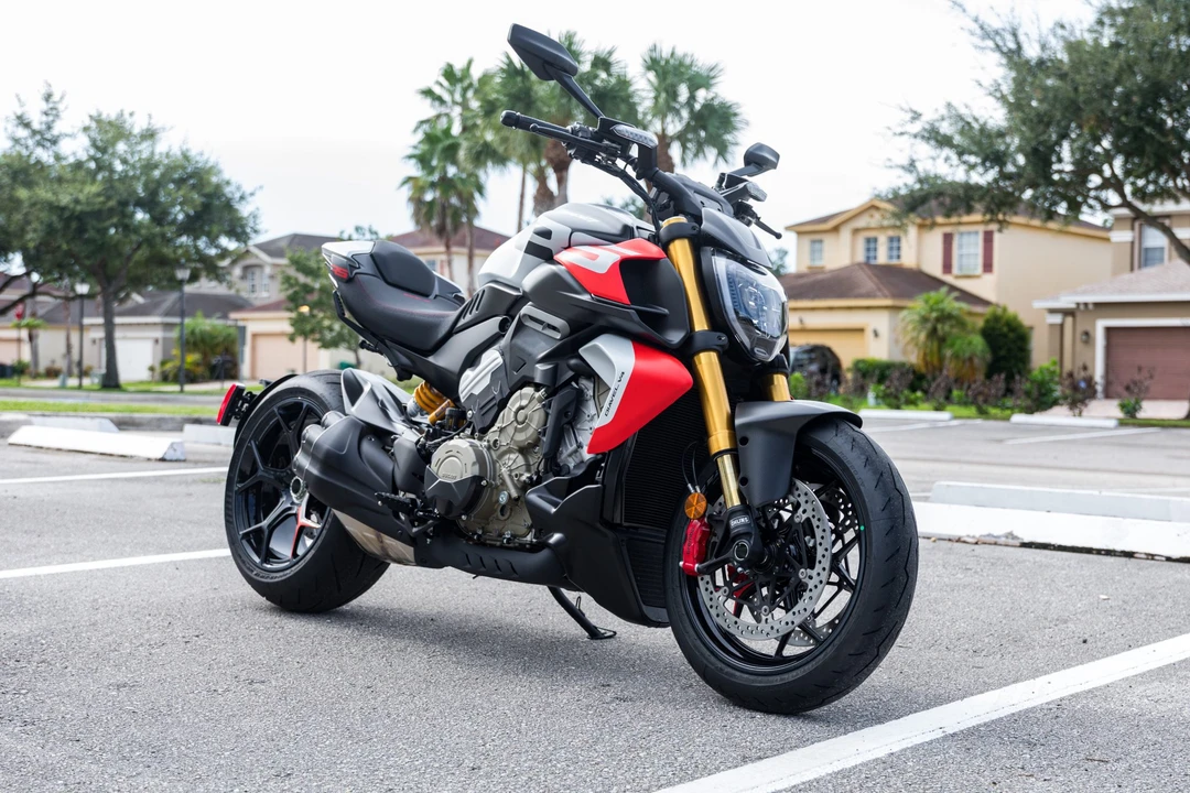 2026 Ducati Diavel - Image 2 of 31