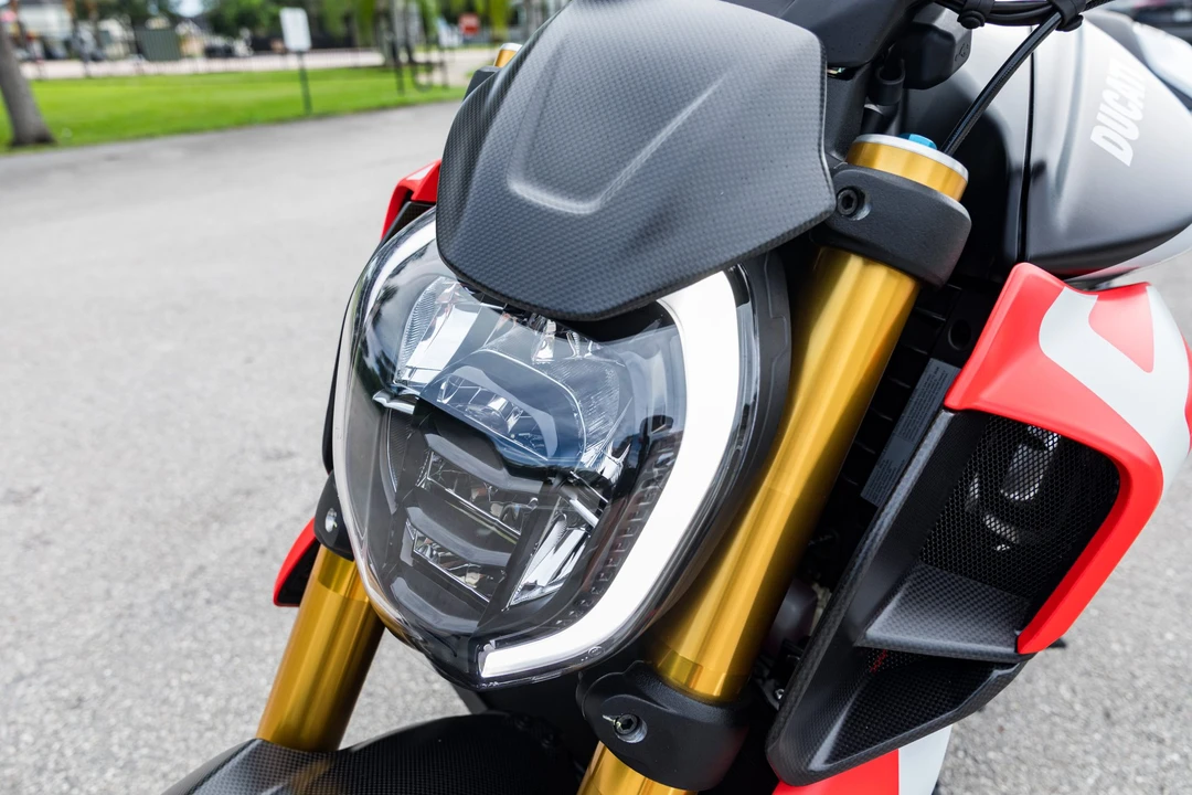 2026 Ducati Diavel - Image 13 of 31