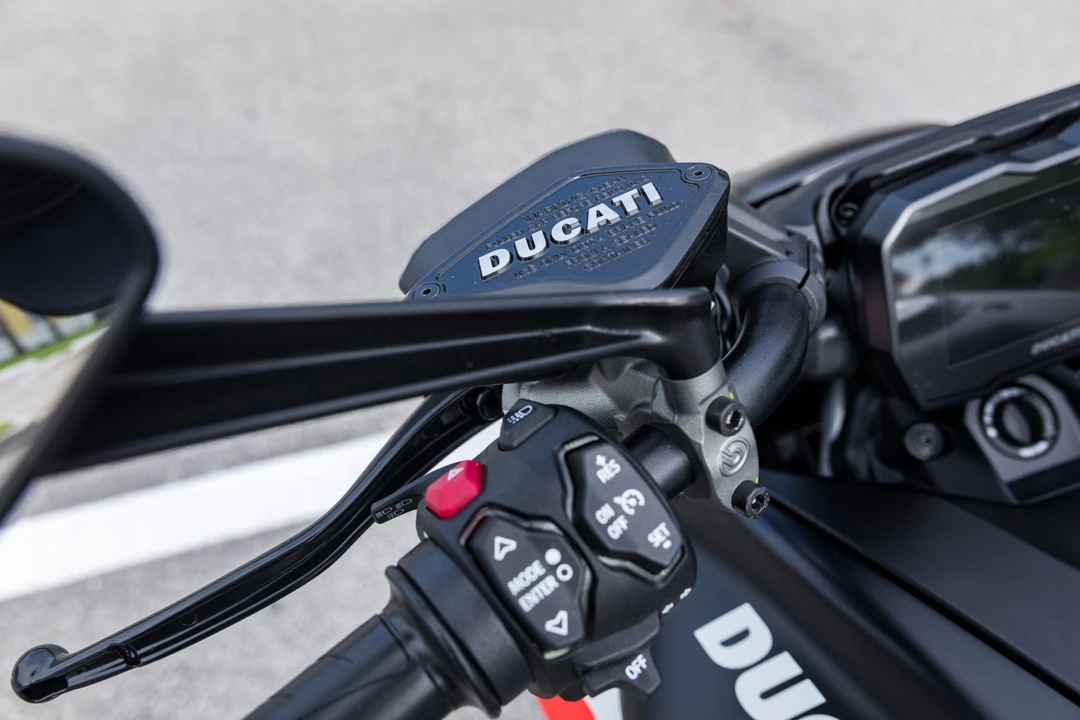 2026 Ducati Diavel - Image 24 of 31