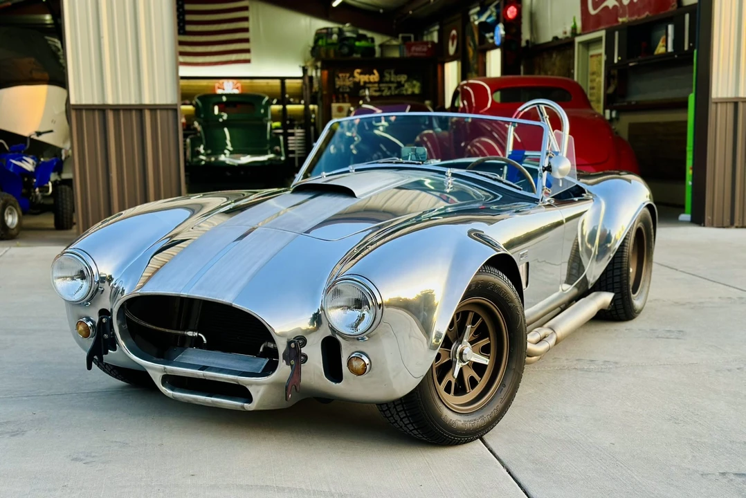 Shelby Cobra Replica - Image 4 of 31