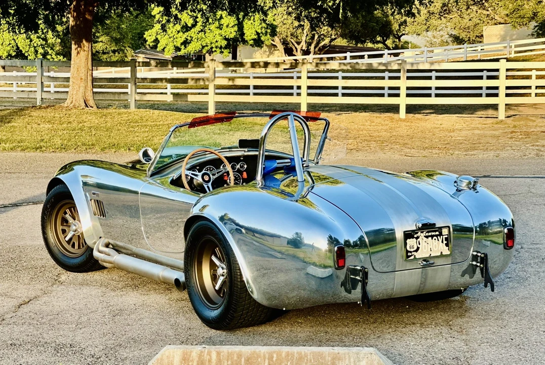 Shelby Cobra Replica - Image 14 of 31