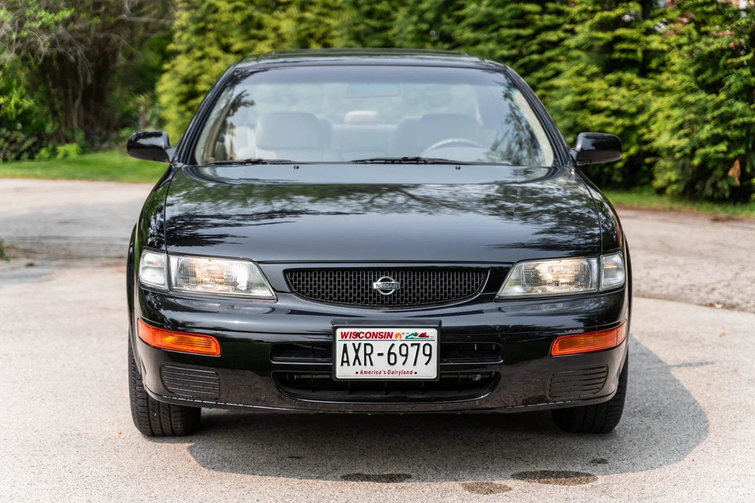 1996 Nissan Maxima 4th Gen - Image 2 of 31