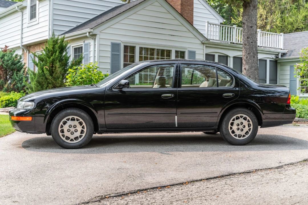 1996 Nissan Maxima 4th Gen - Image 7 of 31