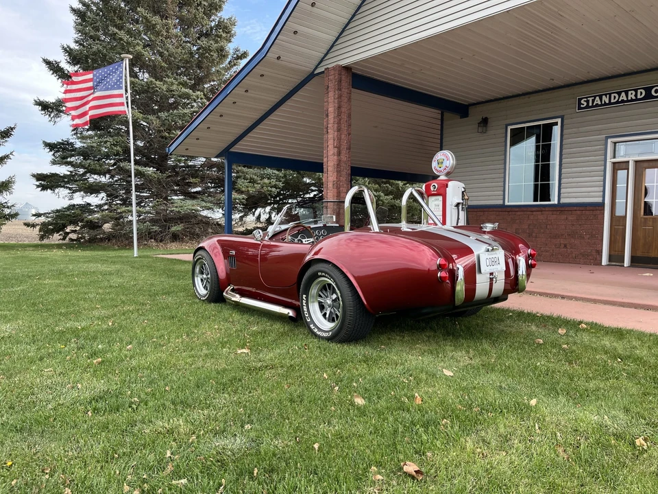 Shelby Cobra Replica - Image 9 of 31
