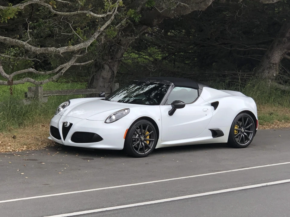 2015 Alfa Romeo 4C Spider - Image 3 of 31