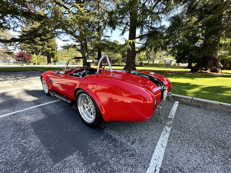 Shelby Cobra Replica - Image 9 of 31
