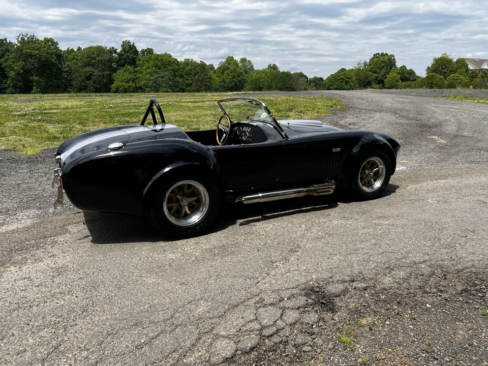 Shelby Cobra Replica - Image 8 of 31