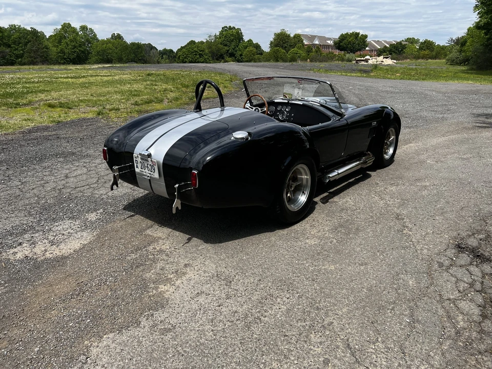 Shelby Cobra Replica - Image 9 of 31