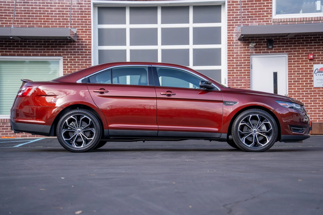 2016 Ford Taurus SHO 6th Gen - Image 19 of 31