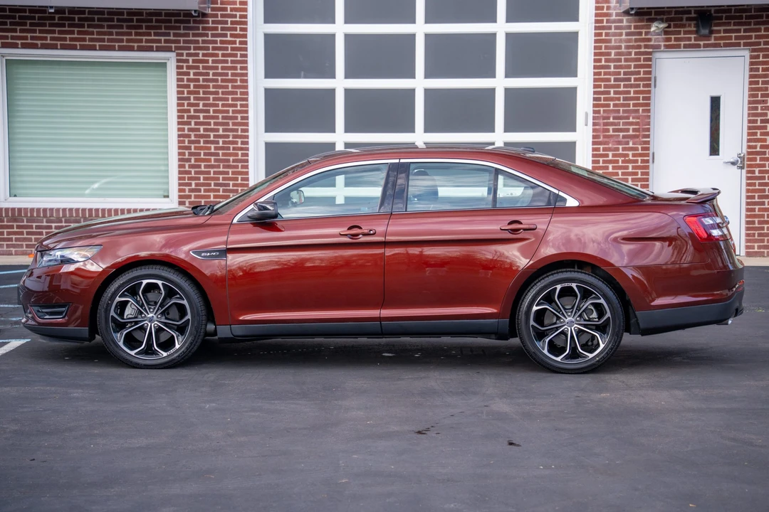 2016 Ford Taurus SHO 6th Gen - Image 8 of 31