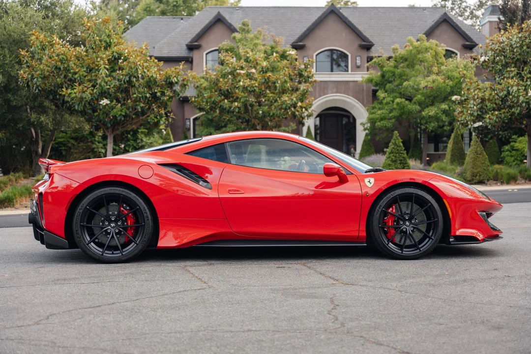 2020 Ferrari 488 Pista - Image 17 of 31