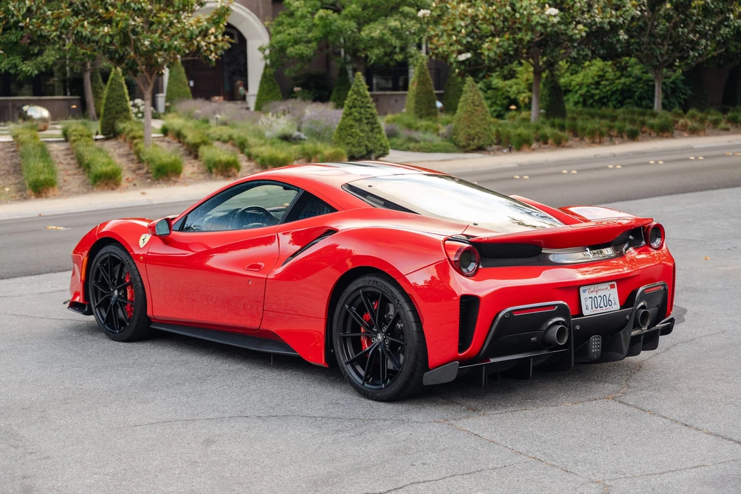 2020 Ferrari 488 Pista - Image 27 of 31