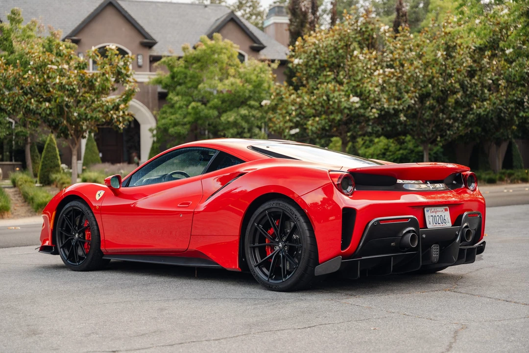 2020 Ferrari 488 Pista - Image 28 of 31