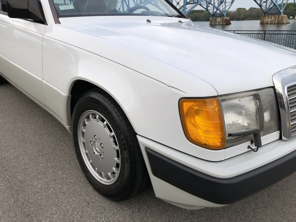 1989 Mercedes-Benz W124 E-Class - Image 22 of 31