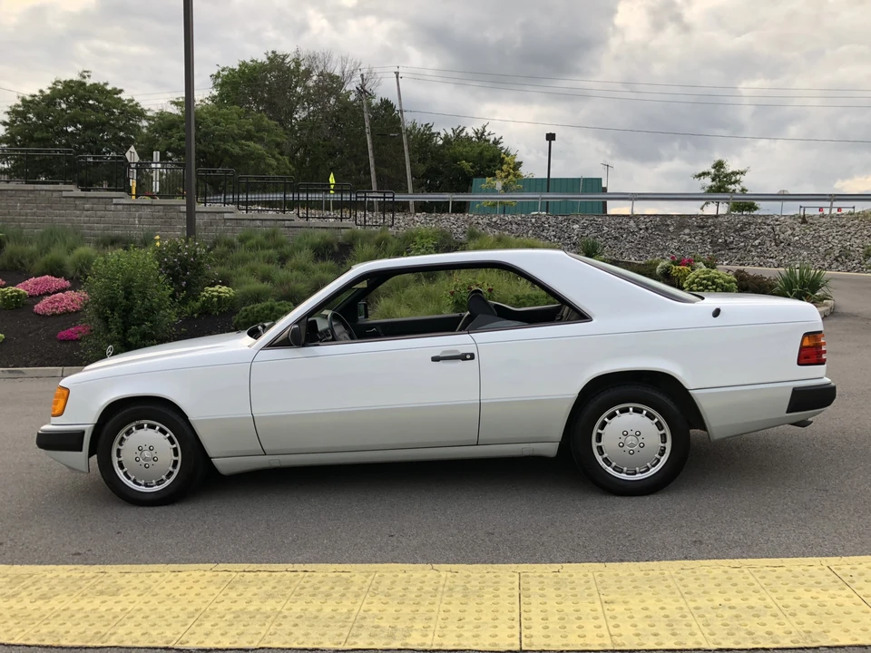 1989 Mercedes-Benz W124 E-Class - Image 12 of 31