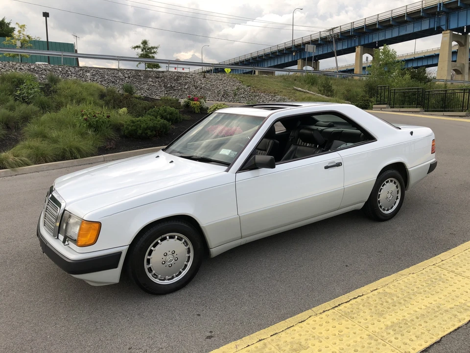 1989 Mercedes-Benz W124 E-Class - Image 13 of 31