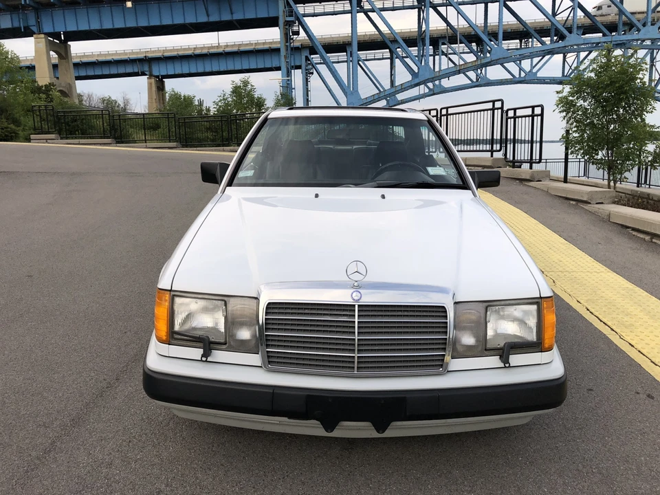 1989 Mercedes-Benz W124 E-Class - Image 15 of 31