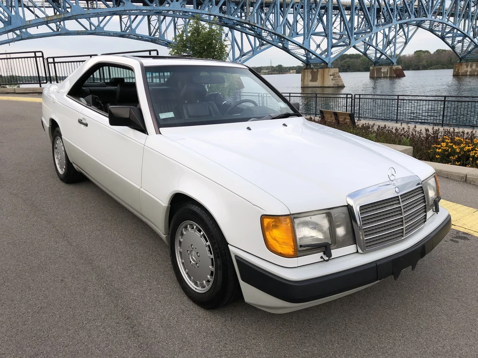 1989 Mercedes-Benz W124 E-Class - Image 2 of 31