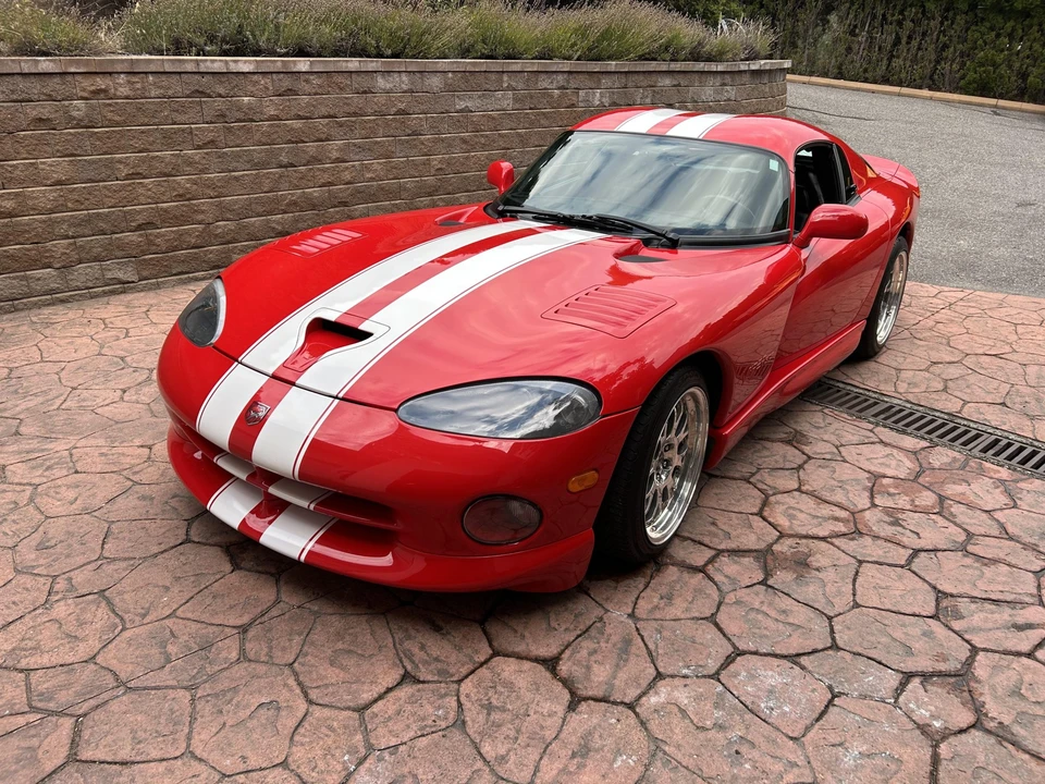 1998 Dodge Viper GTS 2nd Gen - Image 2 of 31