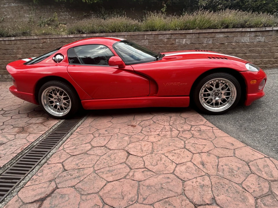 1998 Dodge Viper GTS 2nd Gen - Image 16 of 31