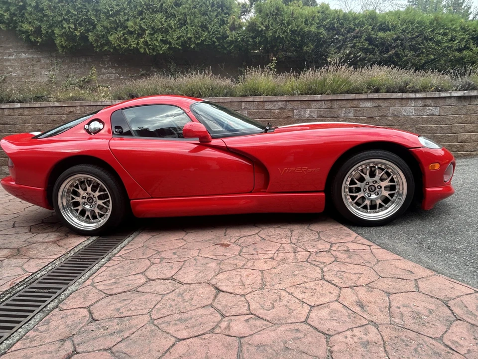 1998 Dodge Viper GTS 2nd Gen - Image 19 of 31