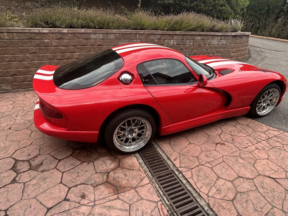 1998 Dodge Viper GTS 2nd Gen - Image 21 of 31