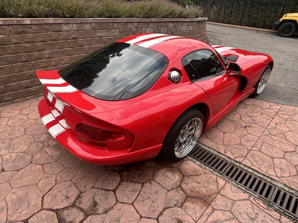 1998 Dodge Viper GTS 2nd Gen - Image 24 of 31