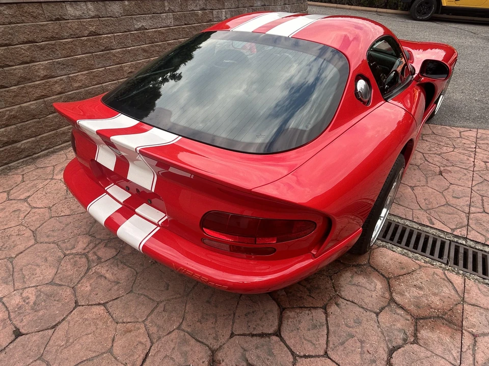 1998 Dodge Viper GTS 2nd Gen - Image 27 of 31