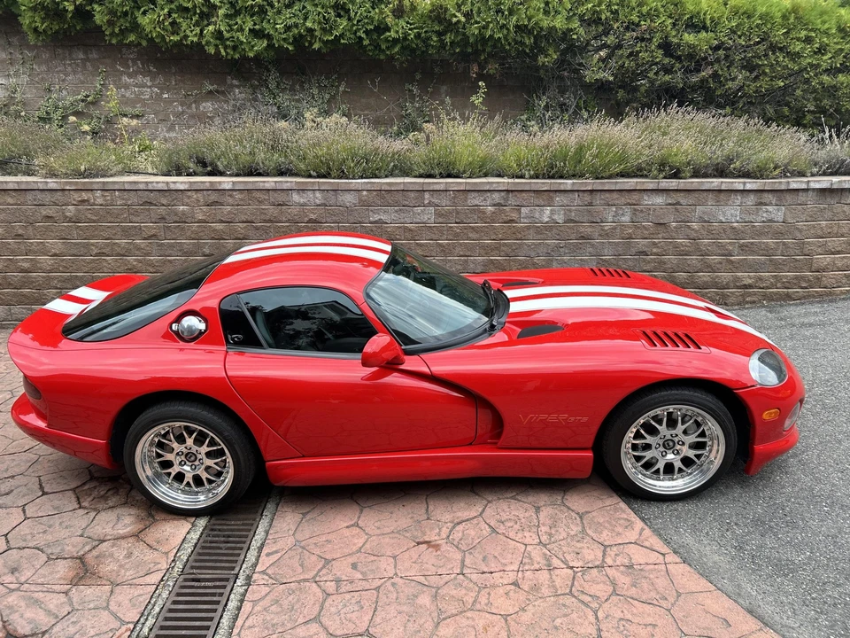1998 Dodge Viper GTS 2nd Gen - Image 17 of 31