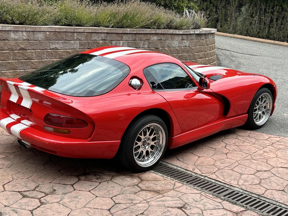 1998 Dodge Viper GTS 2nd Gen - Image 23 of 31
