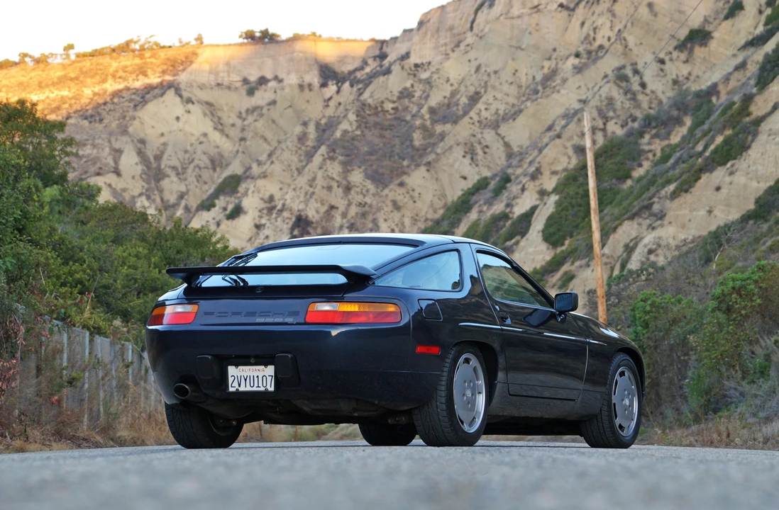 1987 Porsche 928 S4 - Image 8 of 31