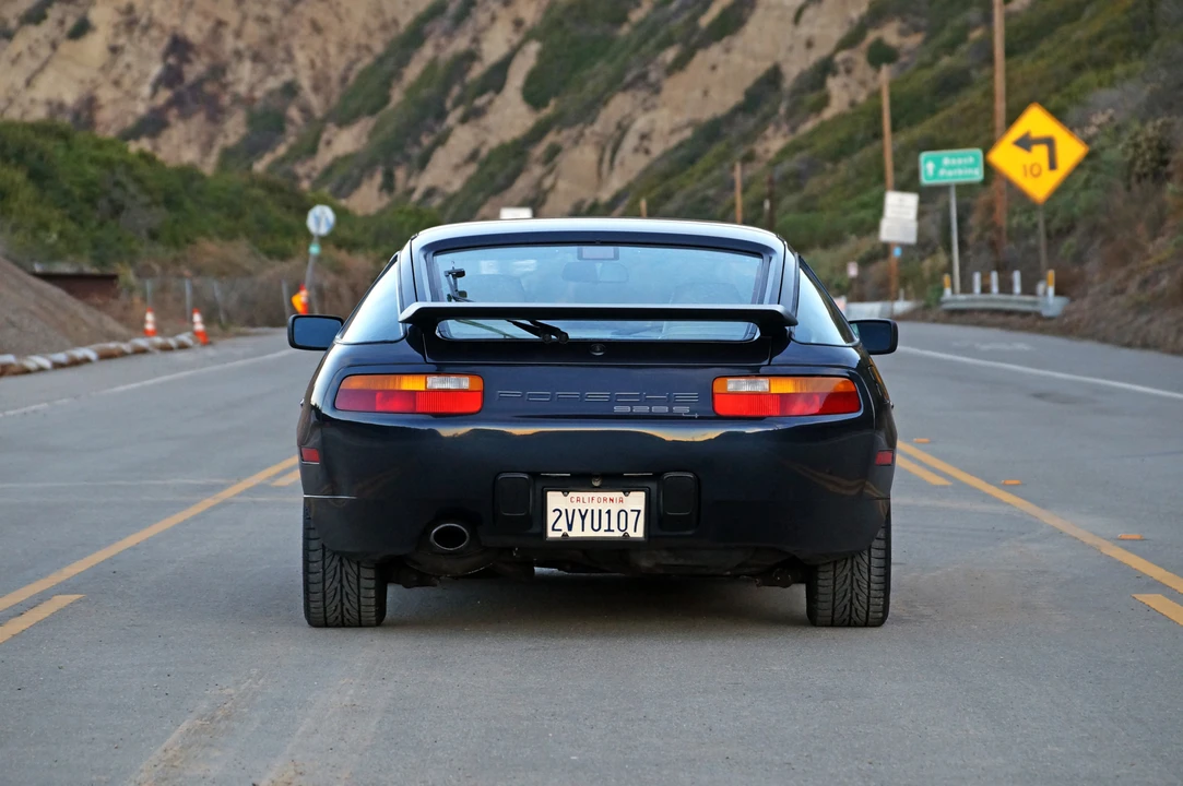 1987 Porsche 928 S4 - Image 7 of 31