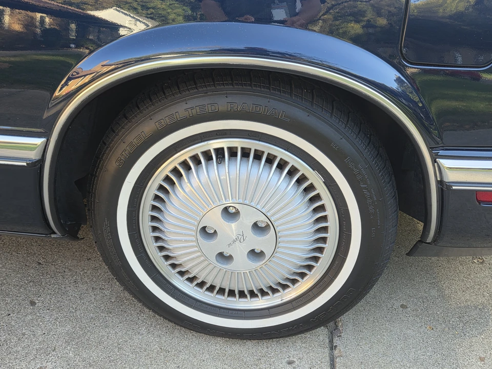 1992 Buick Riviera 4th-7th Gen - Image 21 of 31