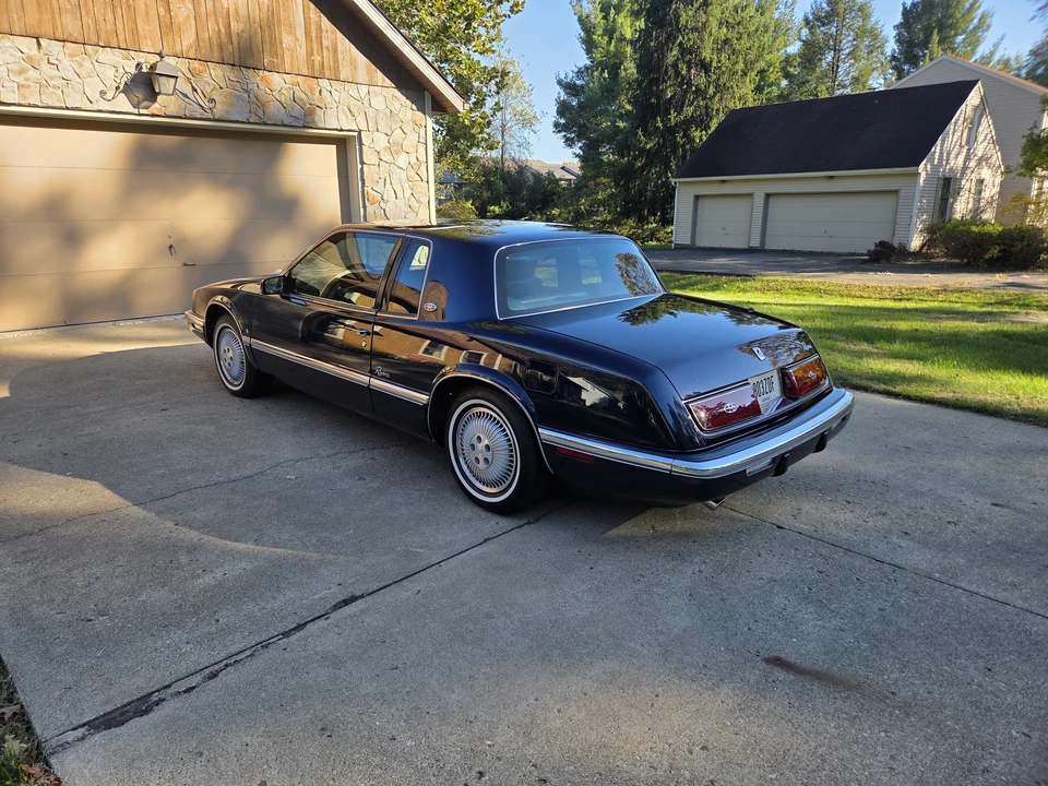 1992 Buick Riviera 4th-7th Gen - Image 5 of 31