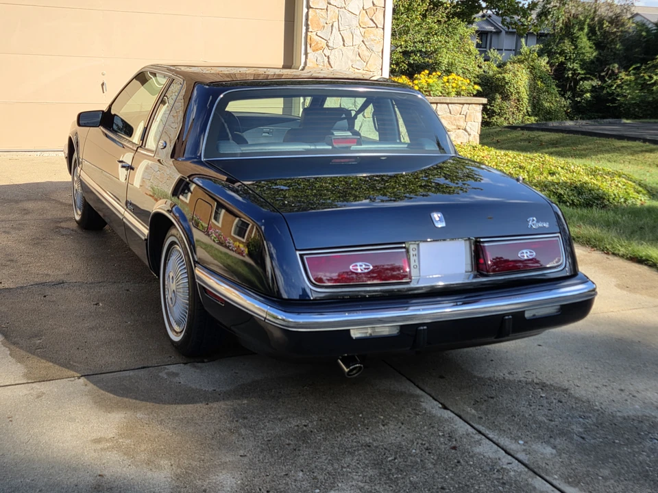 1992 Buick Riviera 4th-7th Gen - Image 6 of 31