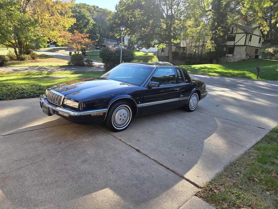 1992 Buick Riviera 4th-7th Gen - Image 3 of 31