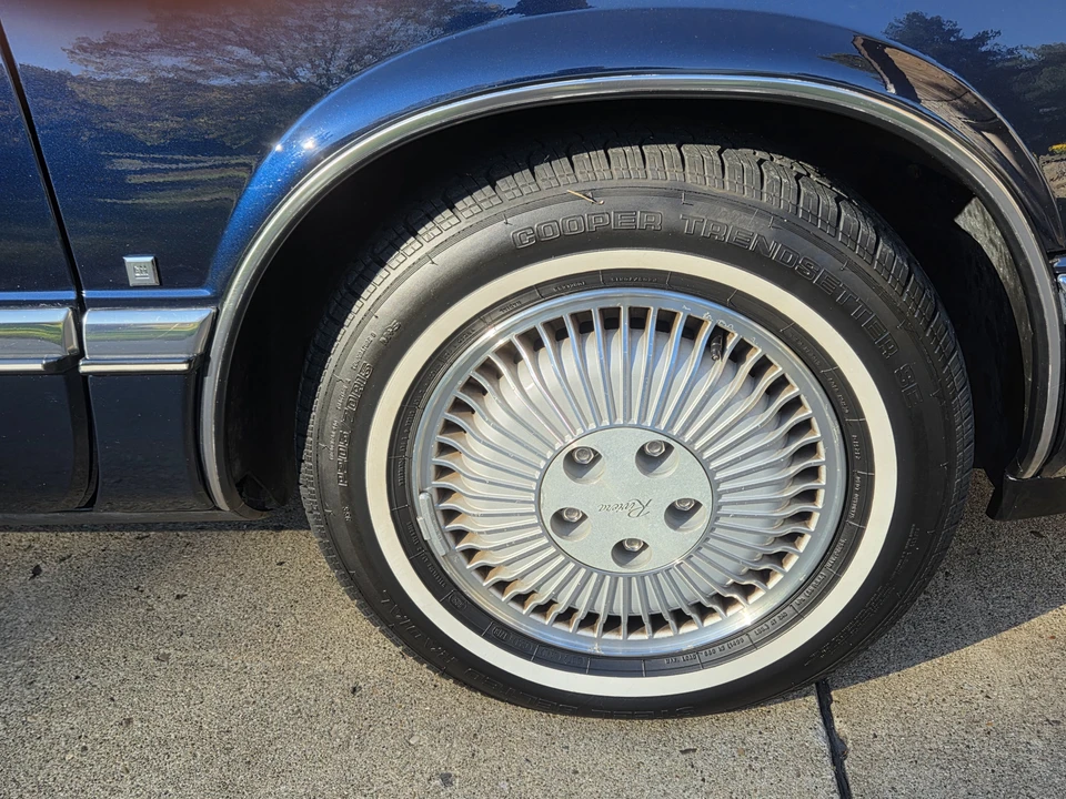 1992 Buick Riviera 4th-7th Gen - Image 23 of 31