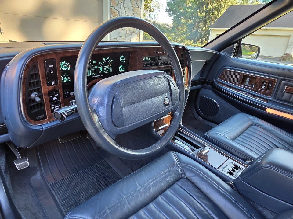 1992 Buick Riviera 4th-7th Gen - Image 27 of 31