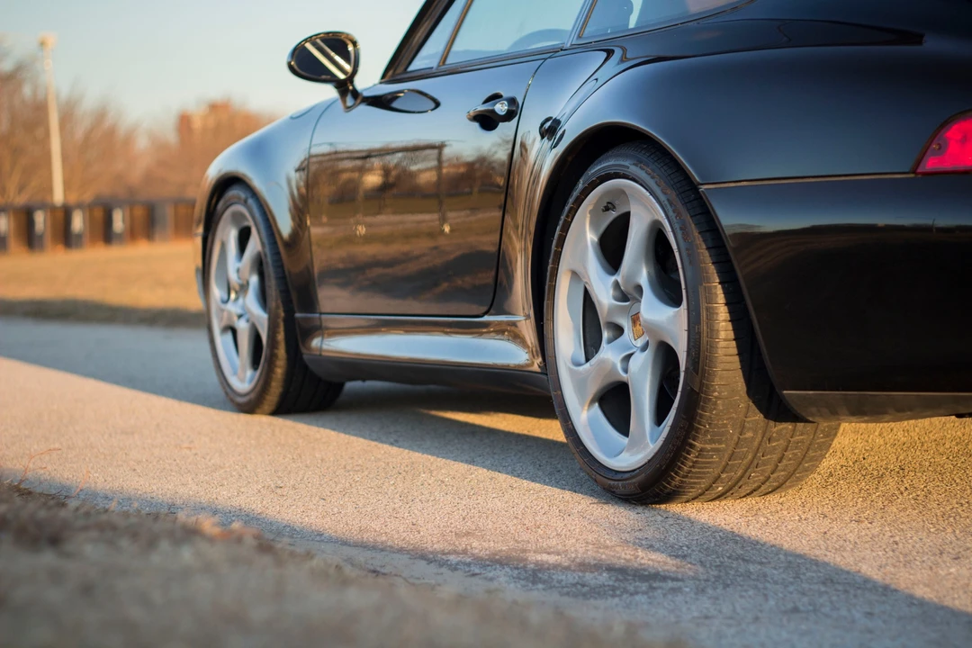 1997 Porsche 993 Carrera - Image 12 of 31