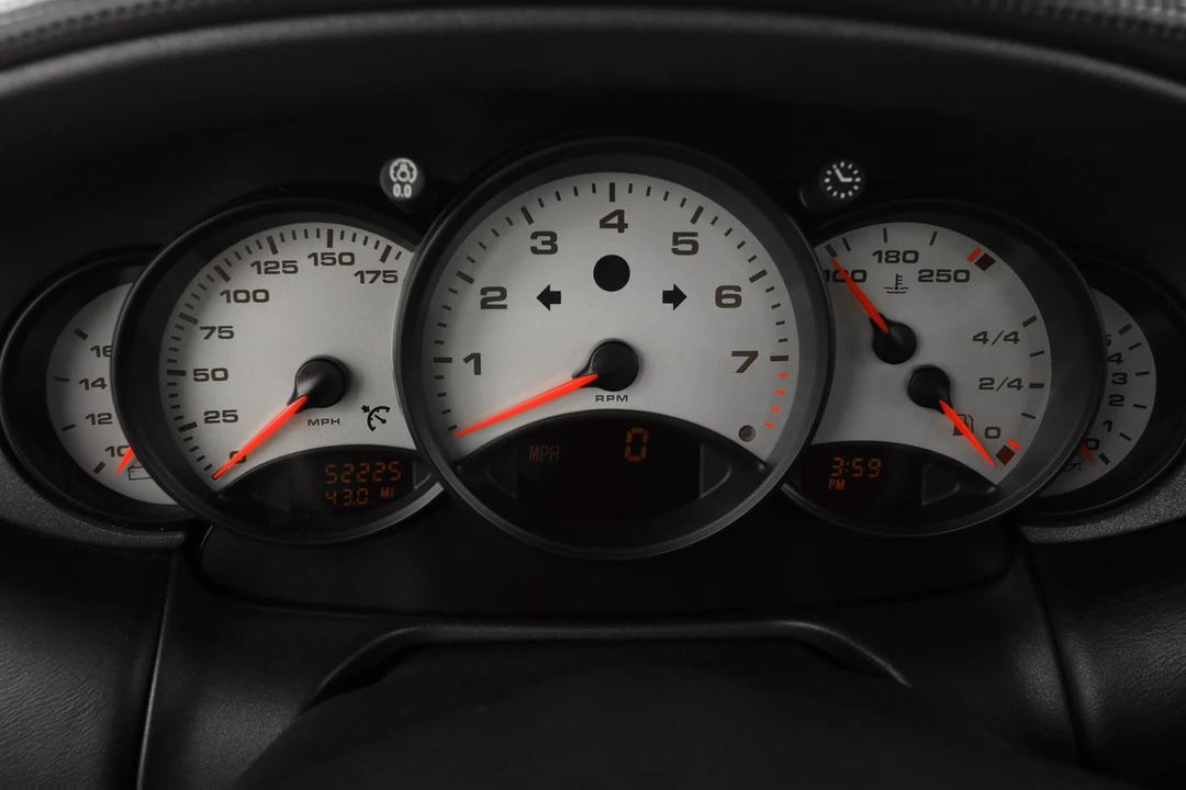 1999 Porsche 996 Carrera - Image 28 of 31