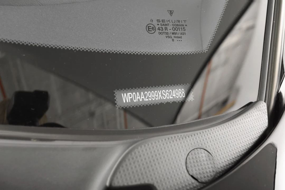 1999 Porsche 996 Carrera - Image 15 of 31