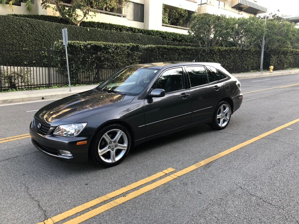 2003 Lexus IS 1st Gen - Image 5 of 31