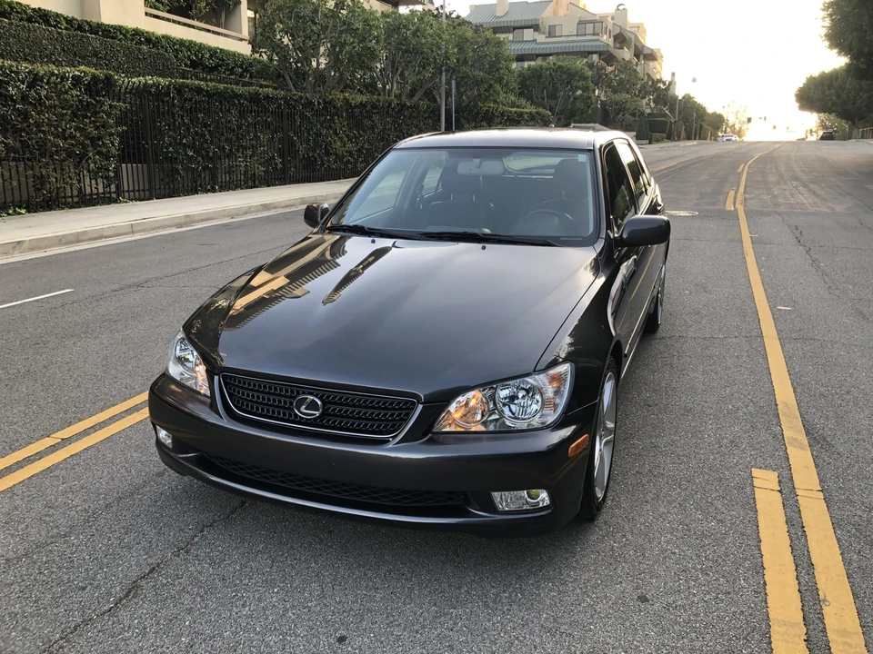 2003 Lexus IS 1st Gen - Image 2 of 31