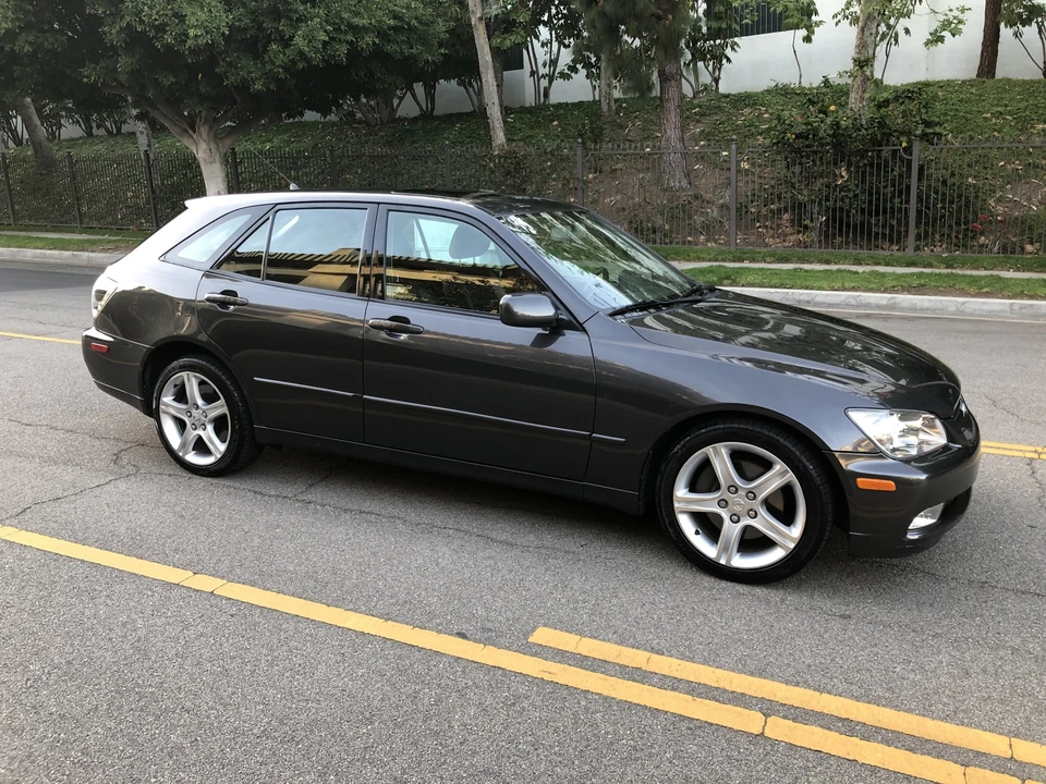 2003 Lexus IS 1st Gen - Image 16 of 31