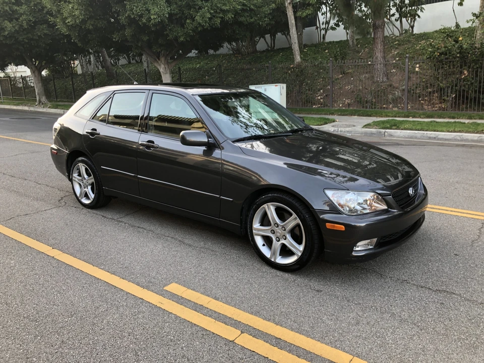 2003 Lexus IS 1st Gen - Image 17 of 31