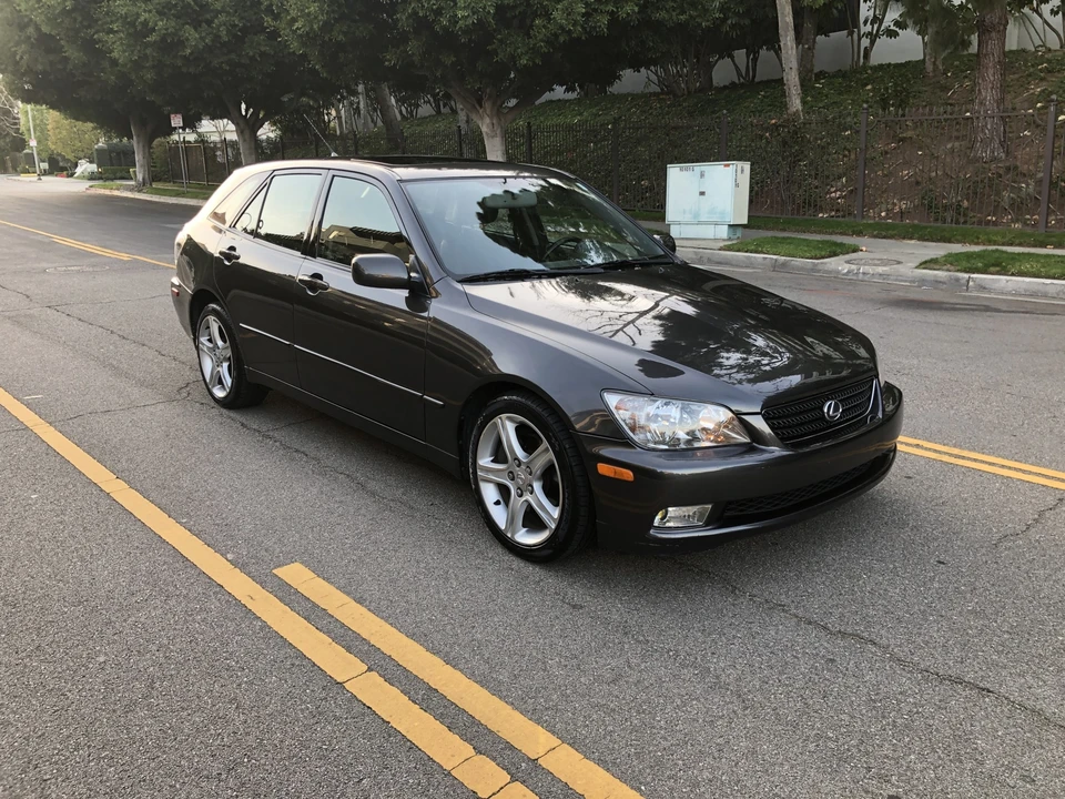 2003 Lexus IS 1st Gen - Image 18 of 31